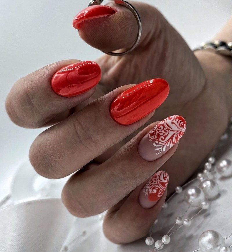 Красный дизайн ногтей: модные тенденции, фото 2024-2025